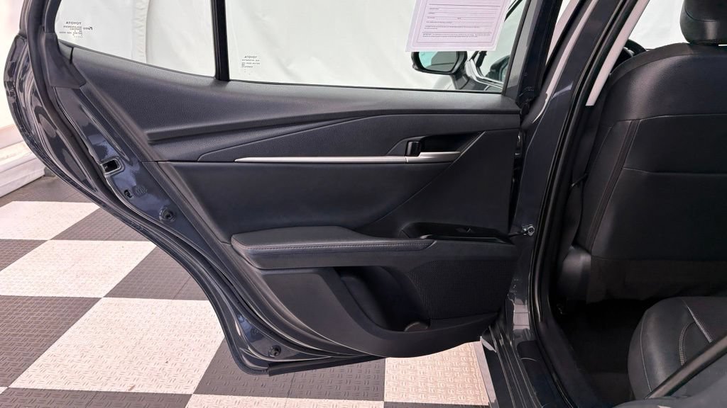 Used 2025 Toyota Camry XLE FWD image 17