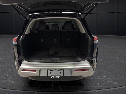 Used 2022 Nissan Pathfinder SL image 14