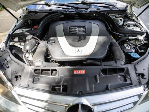 Used 2011 Mercedes-Benz C 300 Sedan image 34