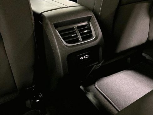 Used 2025 Chevrolet Blazer LT AWD/4WD image 34