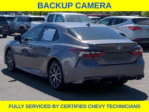 Used 2023 Toyota Camry SE FWD image 9