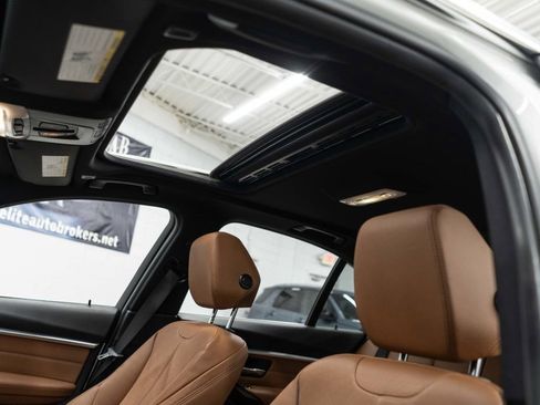 Used 2017 BMW 330e image 6