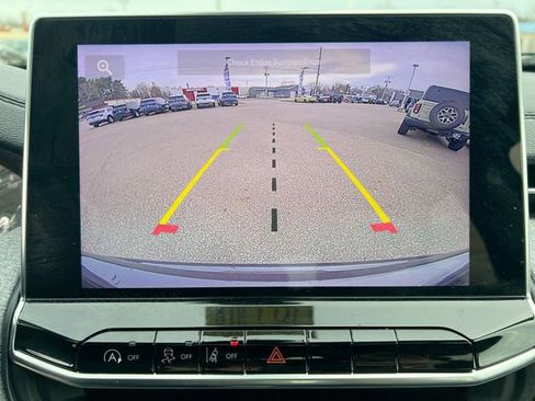 Used 2022 Jeep Compass Latitude image 24