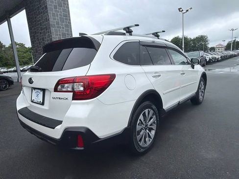 Used 2019 Subaru Outback 2.5i Touring AWD/4WD image 6