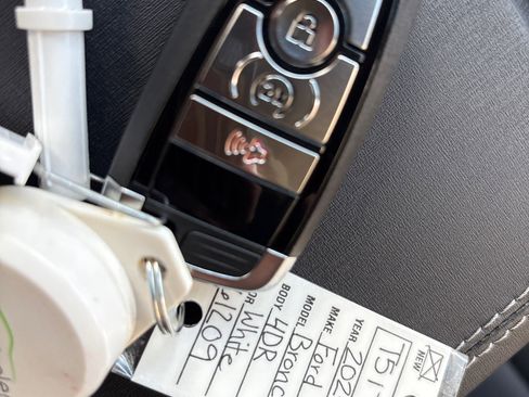 New 2025 Ford Bronco Outer Banks w/ Sasquatch Package image 21