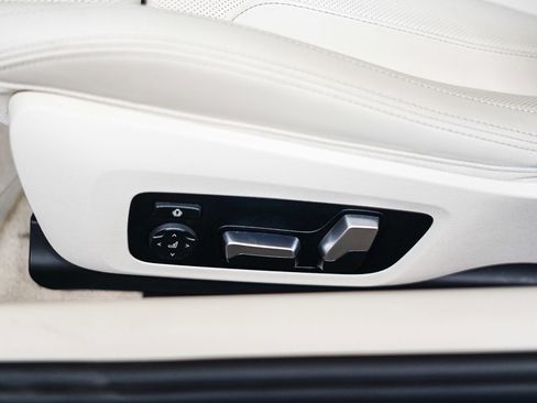 Used 2025 BMW 840i 840i w/ M Sport Professional Package image 20