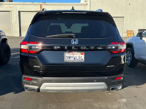 Used 2025 Honda Pilot Elite image 4