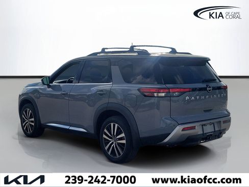 Used 2024 Nissan Pathfinder Platinum FWD image 4