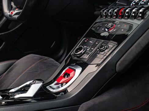 Used 2016 Lamborghini Huracan LP 610-4 AWD/4WD image 29