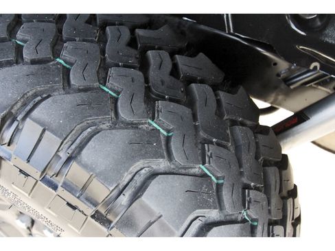Used 2020 Jeep Wrangler Unlimited Sahara AWD/4WD image 32