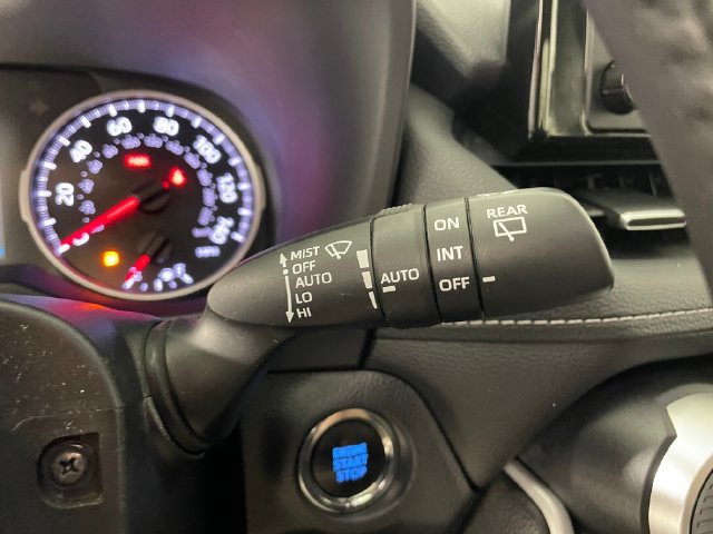 Used 2022 Toyota RAV4 XLE Premium AWD/4WD image 14
