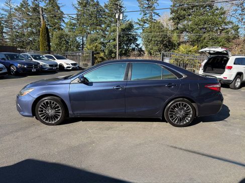 Used 2015 Toyota Camry LE image 4