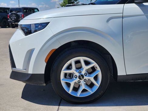 Certified 2025 Kia Soul LX w/ LX Technology Package FWD image 14