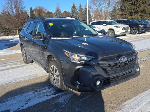 Used 2025 Subaru Outback Premium w/ Popular Package #1A image 20