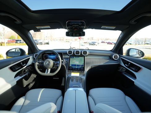 Used 2026 Mercedes-Benz GLC 300 4MATIC image 19