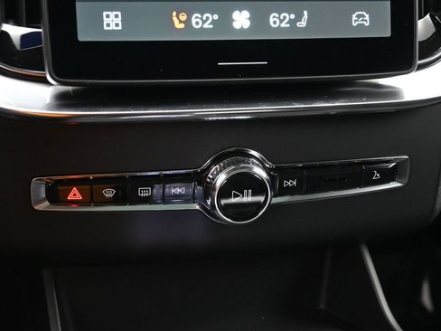 New 2026 Volvo XC90 B6 Plus w/ Protection Package Premier image 16