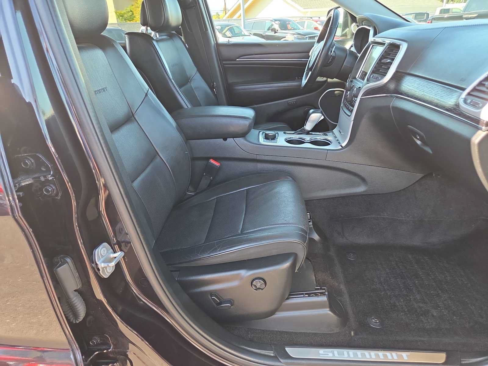 Used 2018 Jeep Grand Cherokee Summit w/ Platinum Series Group AWD/4WD image 22
