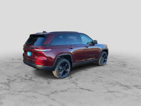 New 2025 Jeep Grand Cherokee Limited w/ Black Appearance Package image 8