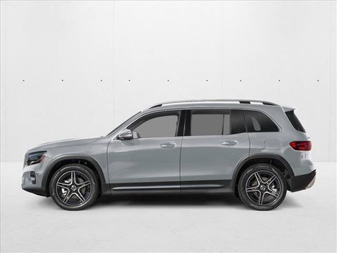 New 2025 Mercedes-Benz GLB 250 4MATIC image 3