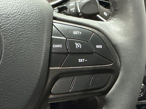 Used 2022 Jeep Cherokee Trailhawk w/ Trailer Tow Group image 6