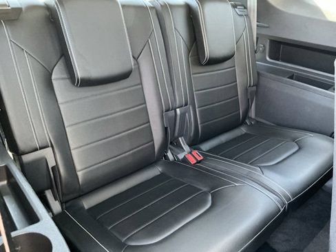 Used 2024 Volkswagen Atlas SEL AWD/4WD image 20