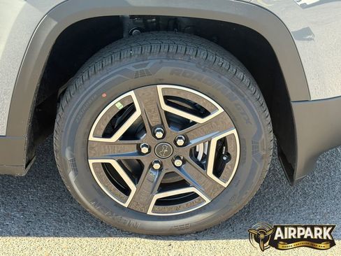 New 2026 Jeep Cherokee Limited image 9