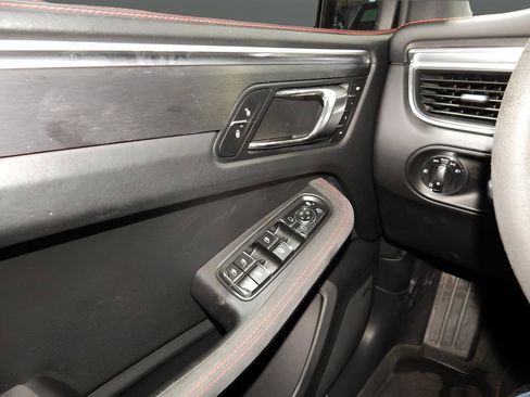 Used 2017 Porsche Macan GTS image 29