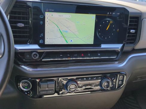 Used 2025 Chevrolet Silverado 1500 LT AWD/4WD image 17