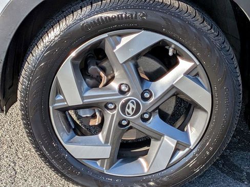 Used 2022 Hyundai Venue SEL image 10