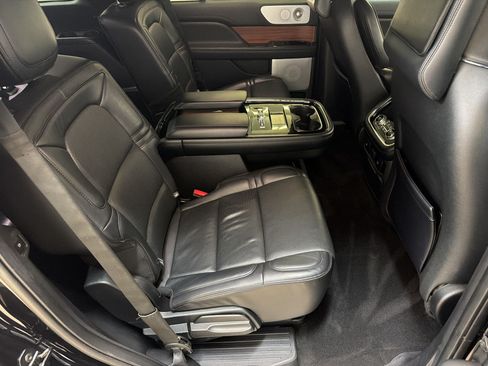 Used 2019 Lincoln Navigator Reserve w/ Cargo Package AWD/4WD image 30