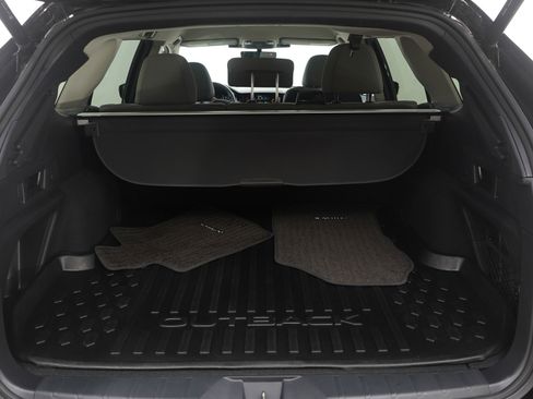 Used 2024 Subaru Outback Premium image 9