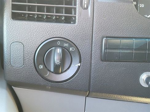 Used 2017 Mercedes-Benz Sprinter 3500 image 9