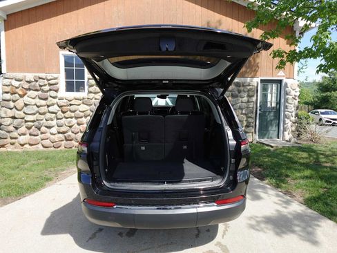 Used 2022 Jeep Grand Cherokee L Limited AWD/4WD image 31