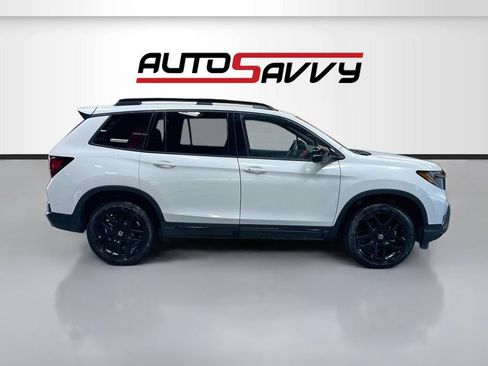 Used 2025 Honda Passport Black Edition image 8