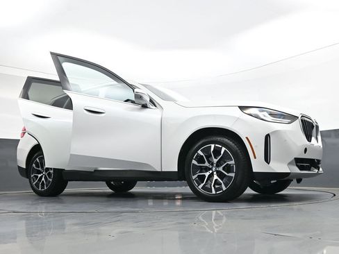 Used 2026 BMW X3 xDrive30 w/ Premium Package image 38