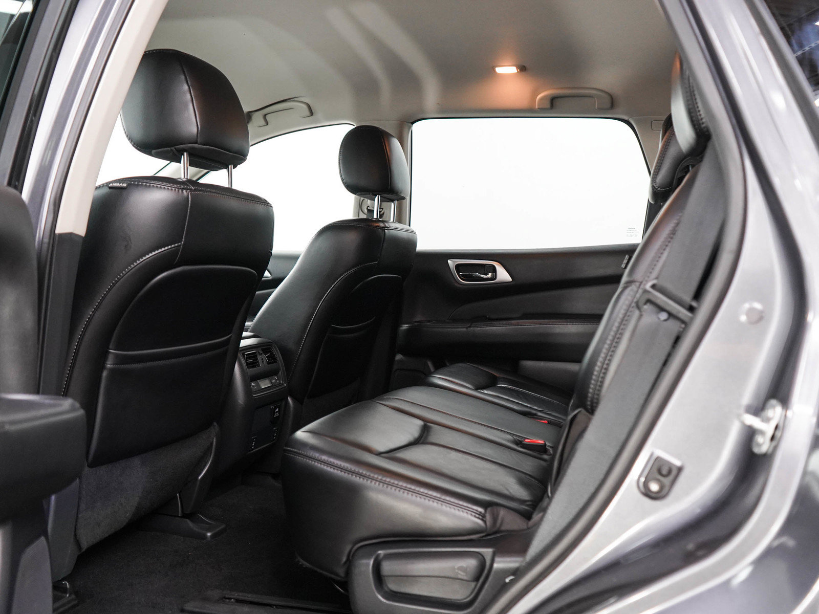 Used 2017 Nissan Pathfinder SL w/ SL Tech Package AWD/4WD image 17