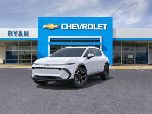 New 2026 Chevrolet Equinox EV LT image 8