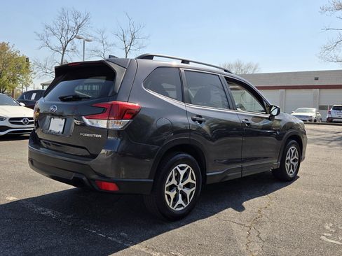 Used 2019 Subaru Forester Premium image 4
