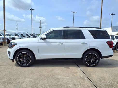 Used 2024 Ford Expedition Limited RWD image 3