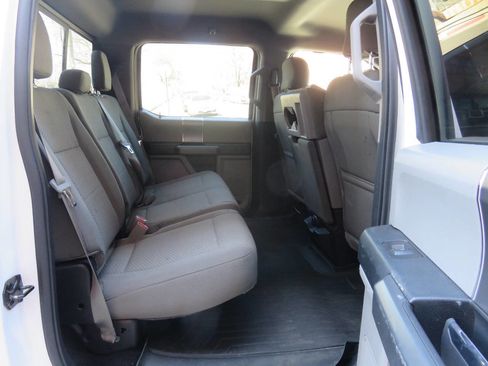 Used 2017 Ford F150 XLT w/ Equipment Group 302A Luxury image 22