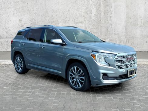 Used 2023 GMC Terrain Denali AWD/4WD image 2