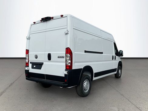 New 2026 RAM ProMaster 2500 w/ Convenience Group FWD image 7