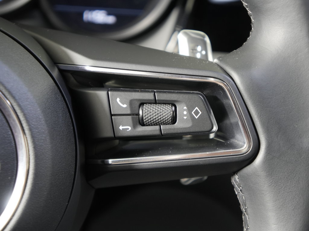 Certified 2023 Porsche Macan Turbo AWD/4WD image 28