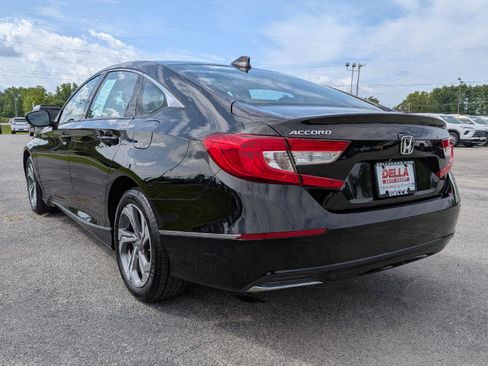 Used 2018 Honda Accord EX image 8