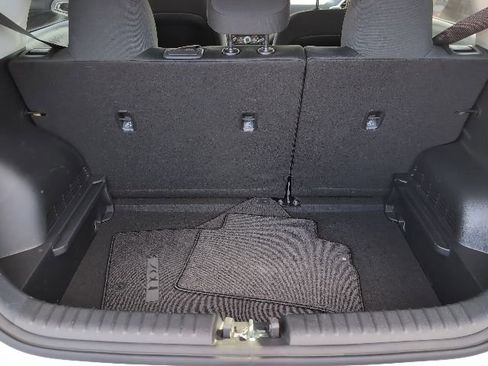 Used 2025 Kia Soul LX w/ LX Technology Package FWD image 25