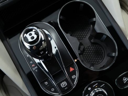 New 2025 Bentley Bentayga V8 image 36