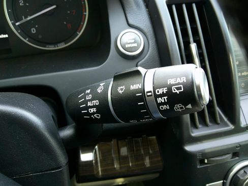 Used 2013 Land Rover LR2 image 21