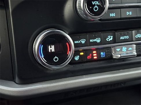 Used 2024 Ford Expedition Limited image 38