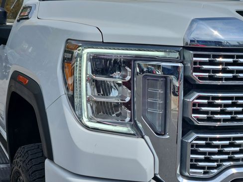 Used 2021 GMC Sierra 3500 Denali w/ Denali Ultimate Package AWD/4WD image 10