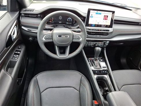 Certified 2024 Jeep Compass Trailhawk w/ Trailhawk Elite Group image 21